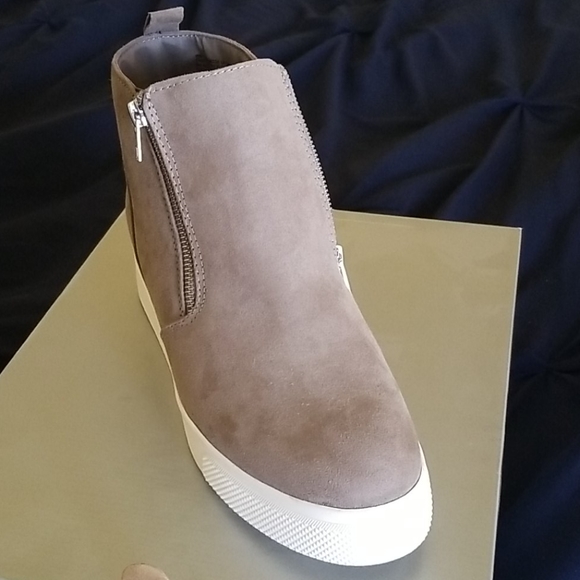 Time and Tru Shoes - Time and Tru Sneaker Wedge Side Zipper Boot